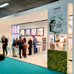 a-stand-cosmoprof